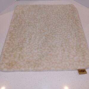 UGG Soft  Faux Fur Pillow Cover 20”x20” with zipper